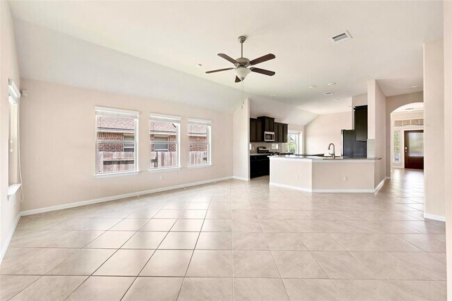 Building Photo - 1005 Fountain Grass Way