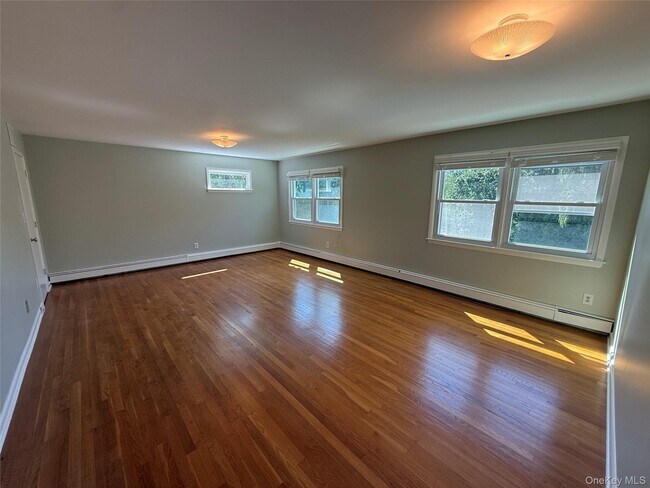Building Photo - 29 Eastview Dr