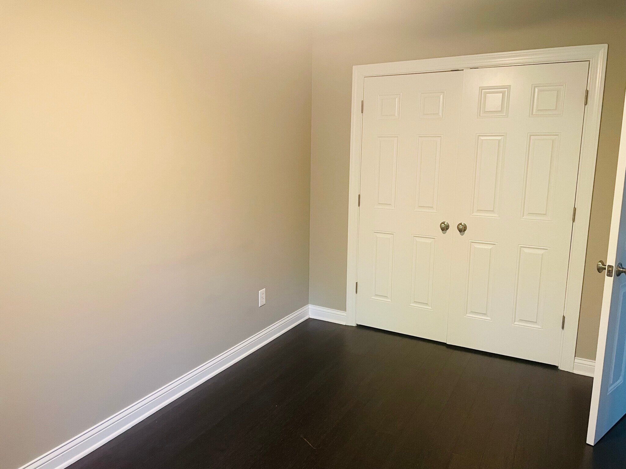 Building Photo - 5670 Honey Locust Dr