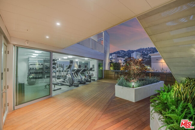 Building Photo - 1030 Kings Rd