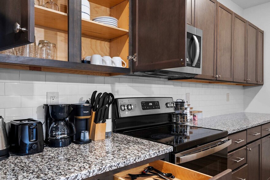 Building Photo - 19025 Carsen Grace Ct