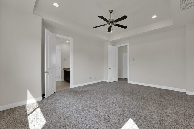 Building Photo - 9058 Laverne Cres