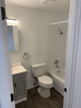 Building Photo - 622 E Carlisle Ave