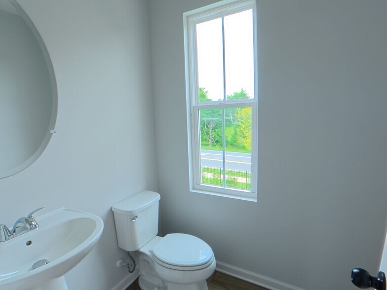 Building Photo - 2923 Beaconwood Ct