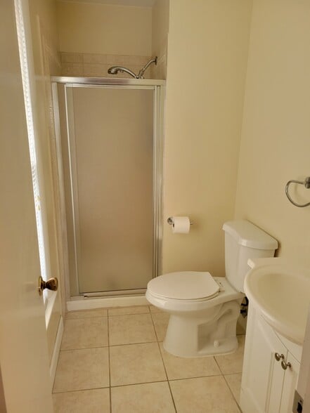 Building Photo - 7425 Bee Bee Dr