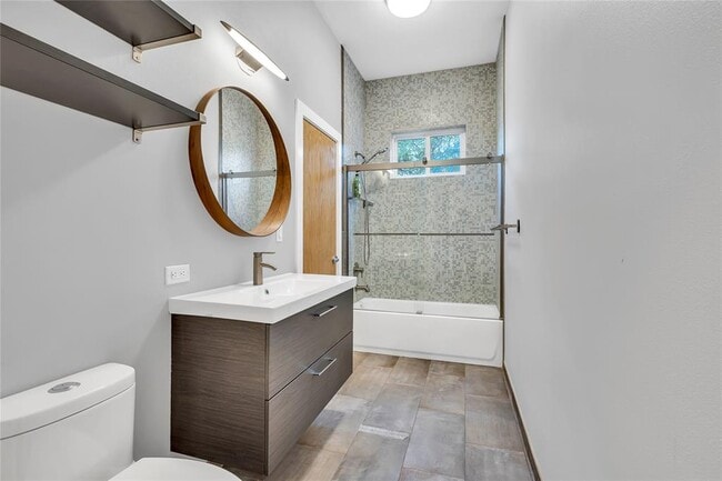 Building Photo - 1518 Parker Ln