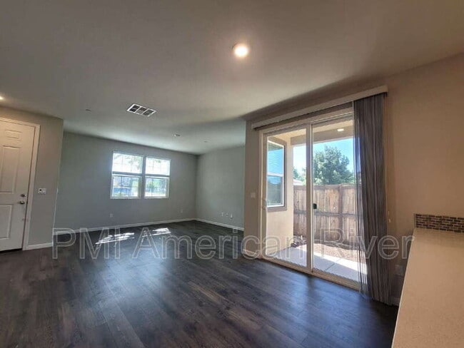 Building Photo - 3238 Chelmer Way