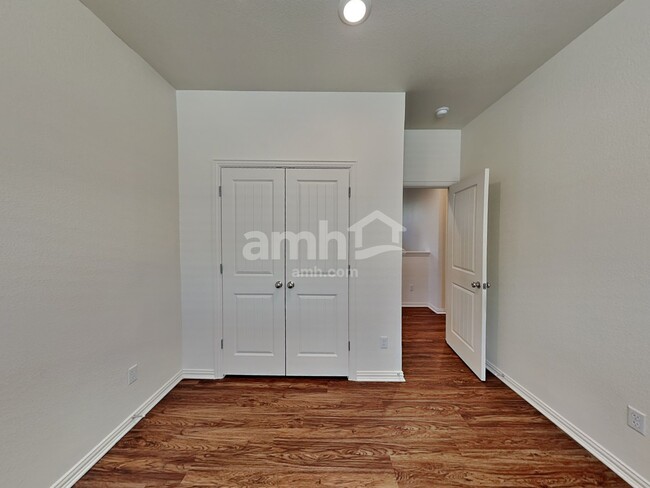 Building Photo - 320 Aspen Waters