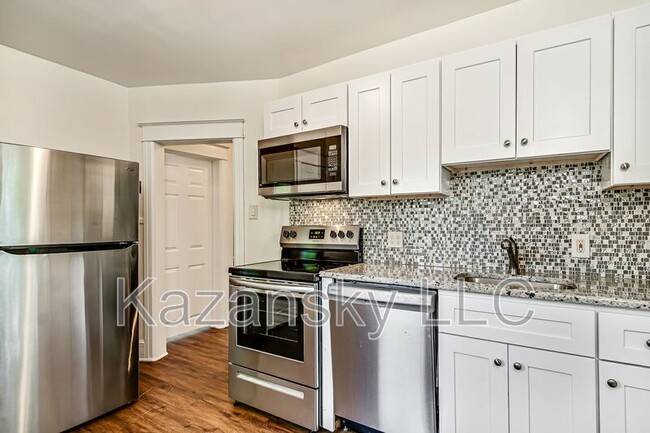 Primary Photo - 2477 Brookdale Ave