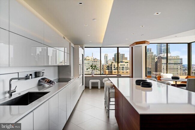 Building Photo - 202 W Rittenhouse Square