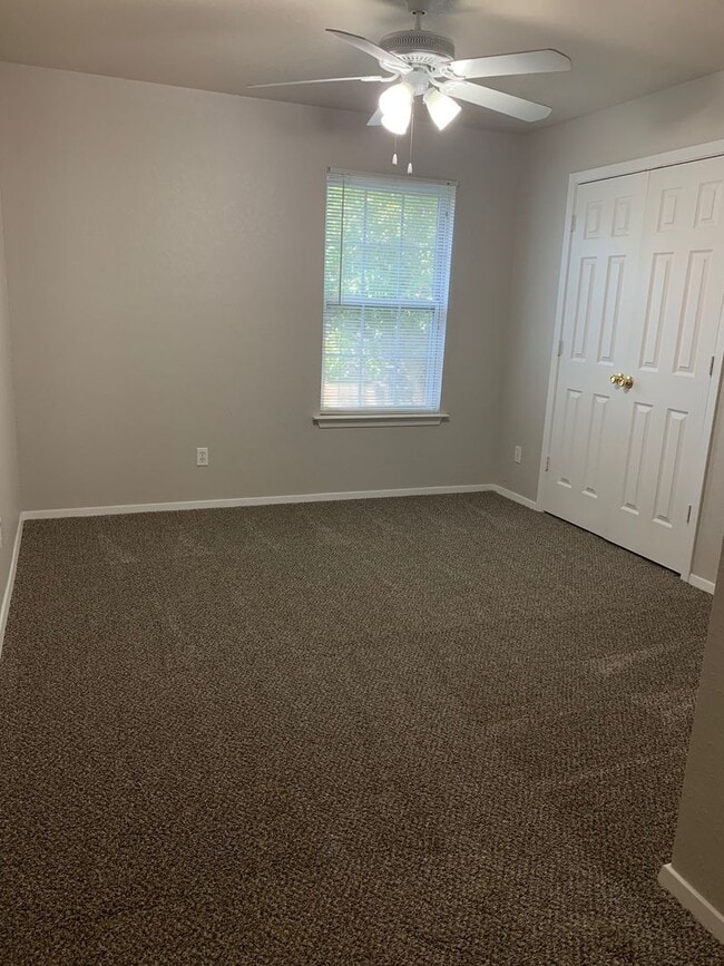 Building Photo - 2206 Pennsylvania Ave