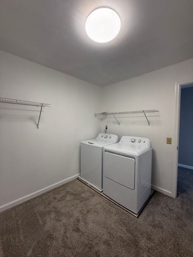 Building Photo - Newly Renovated Duplex in North County