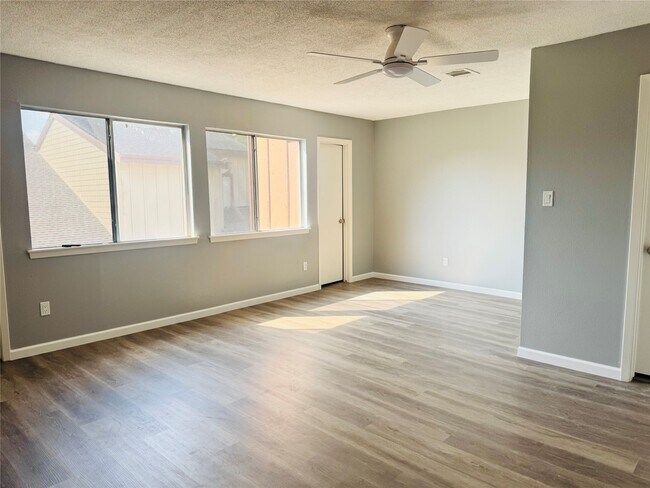 Building Photo - 12509 Newbrook Dr