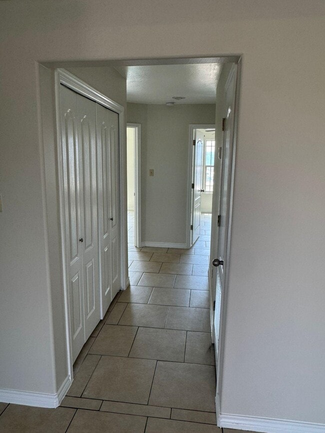 Building Photo - 9805 Sterling Loop