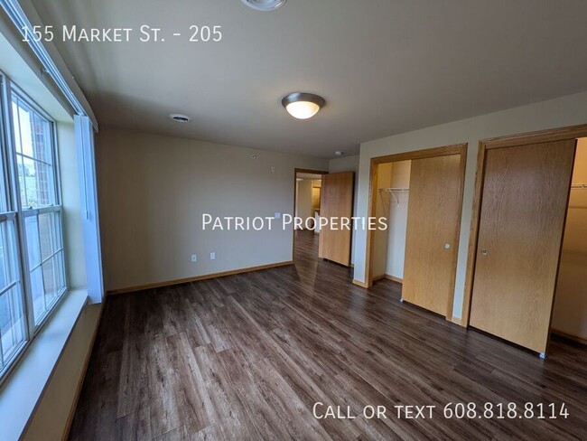 Building Photo - 155 Market St