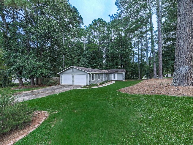 Building Photo - 427 Way Bridge Ct NE