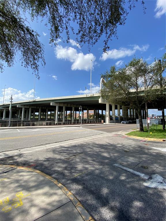 Building Photo - 1501 Doyle Carlton Dr