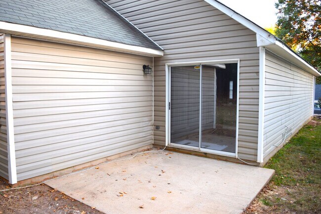 Building Photo - 1623 Dendy Ln