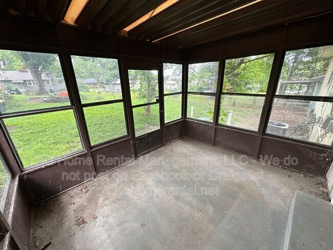 Building Photo - 8648 E 52 Terrace