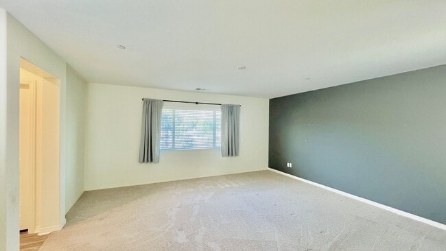 Building Photo - BEAUTIFUL 5BD/3BA-2 Story Home available for rent in Jurupa Valley!