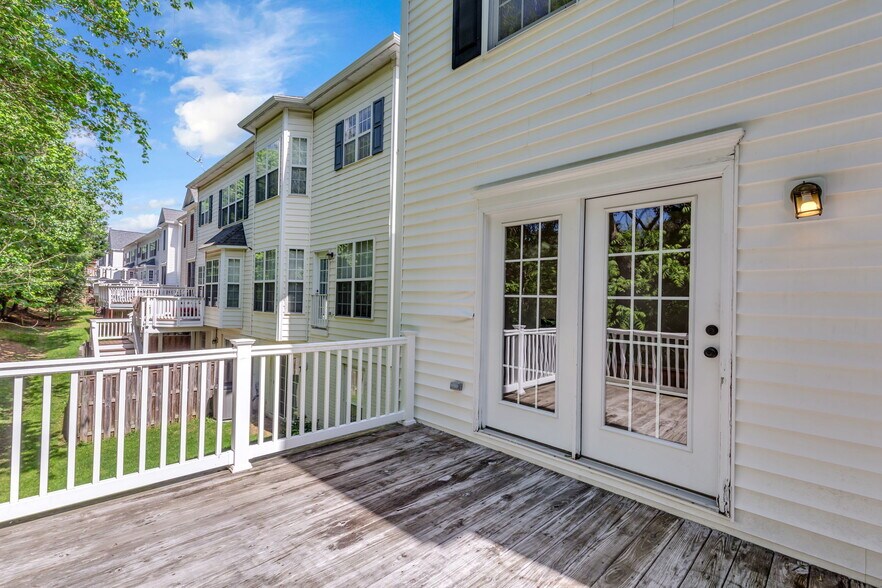 Building Photo - 333 Swanton Ln