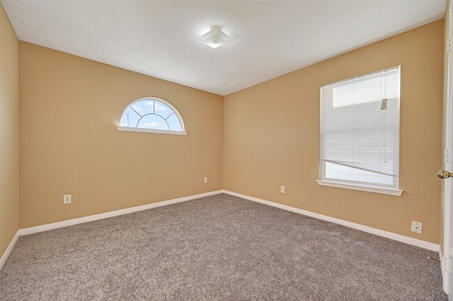 Building Photo - 3006 Palace Oaks Dr