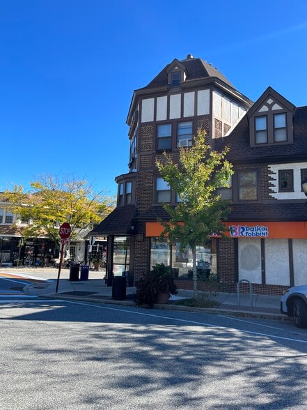 Building Photo - 1 S Chester Rd