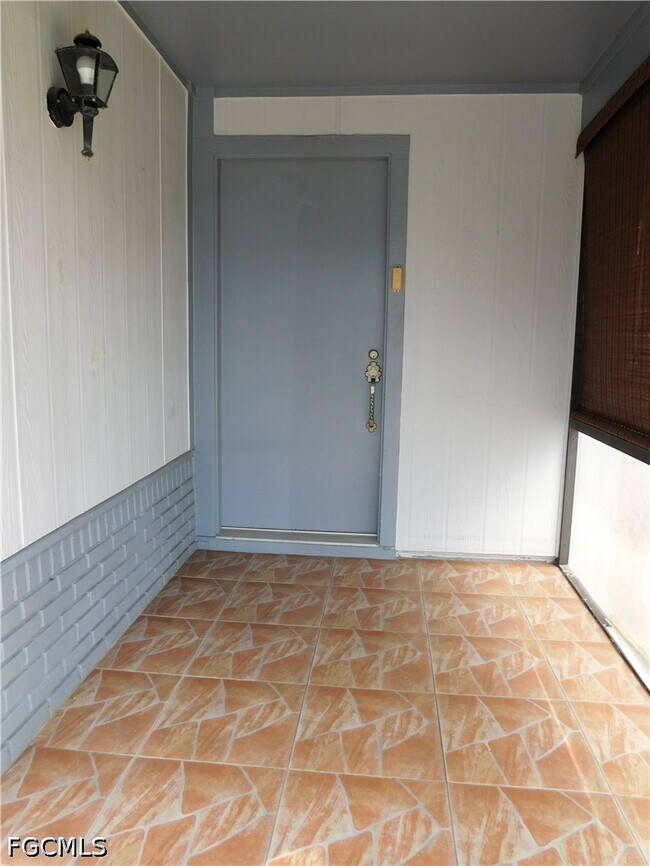 Building Photo - 10525 Putnam Ct