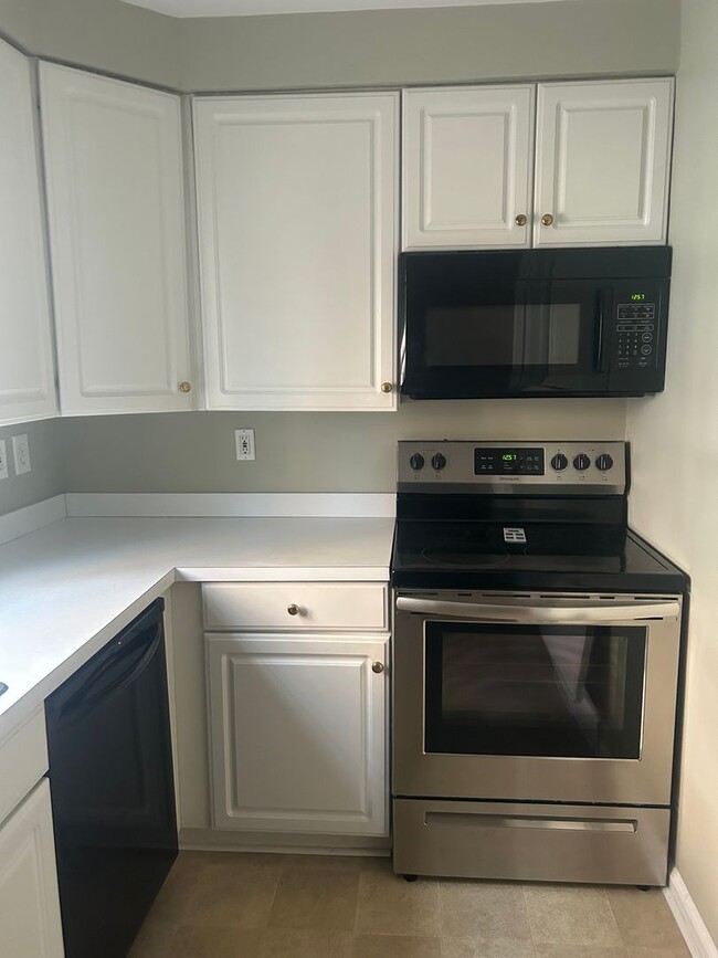 Building Photo - JHEN - HENRIETTA