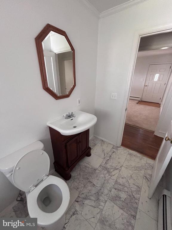 Building Photo - 507 Hollyday St