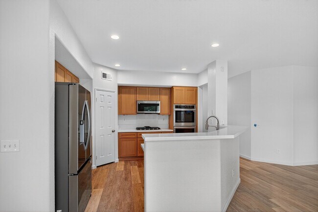 Building Photo - Most Desireable Neighborhood in Temecula  Eastridge by Redhawk