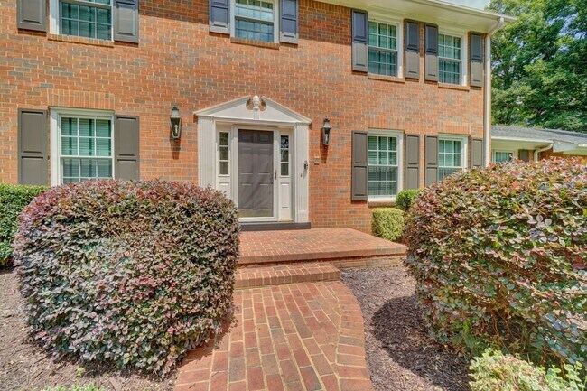 Building Photo - Reduced & Ready NOW! WATERFRONT Home in Wi...