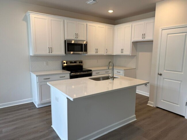 Building Photo - 463 Martins Creek Blvd