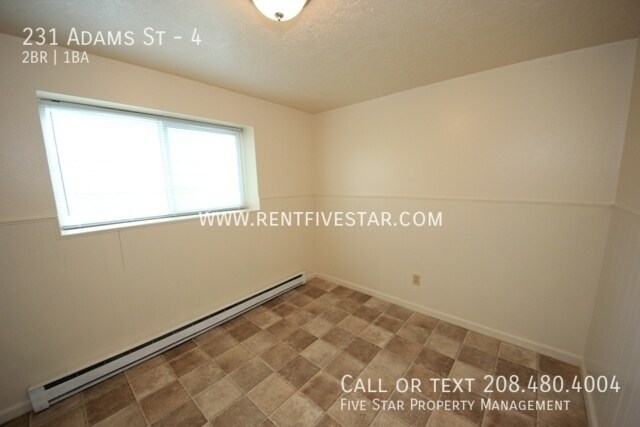 Building Photo - 231 Adams St