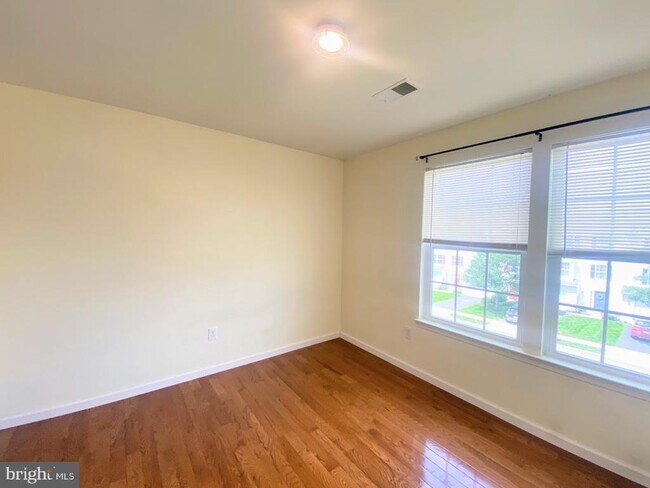 Building Photo - 172 S Savanna Dr