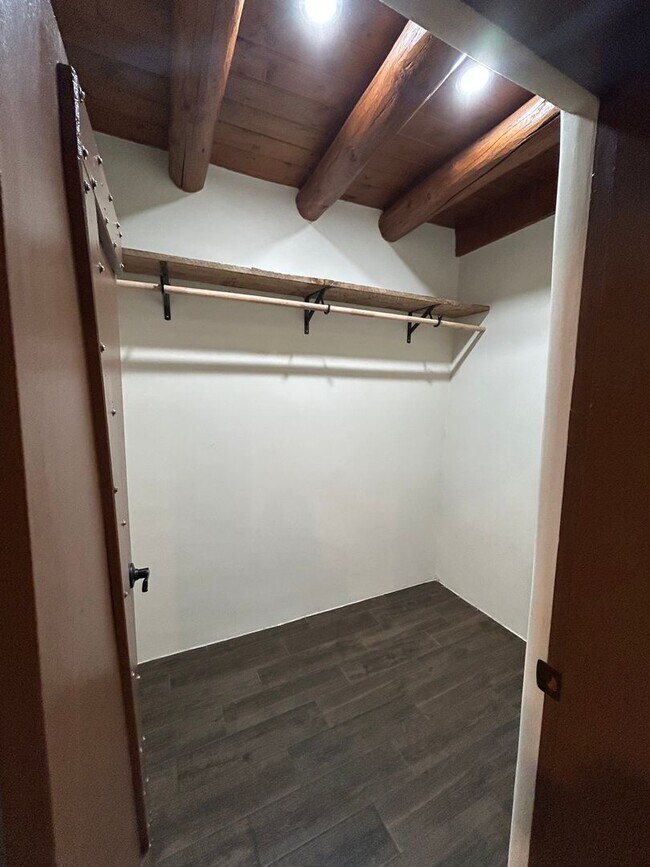 Building Photo - 152 Lorenzo Rd