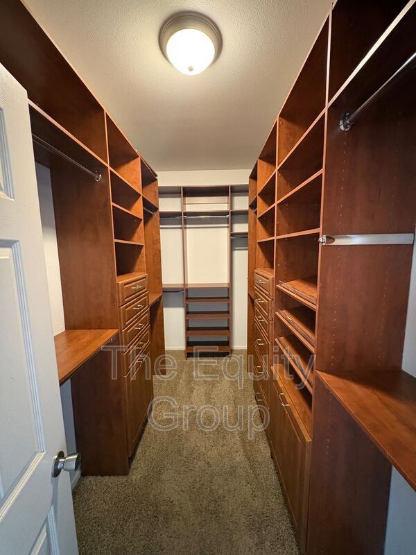 Building Photo - 540 W Birch Ct