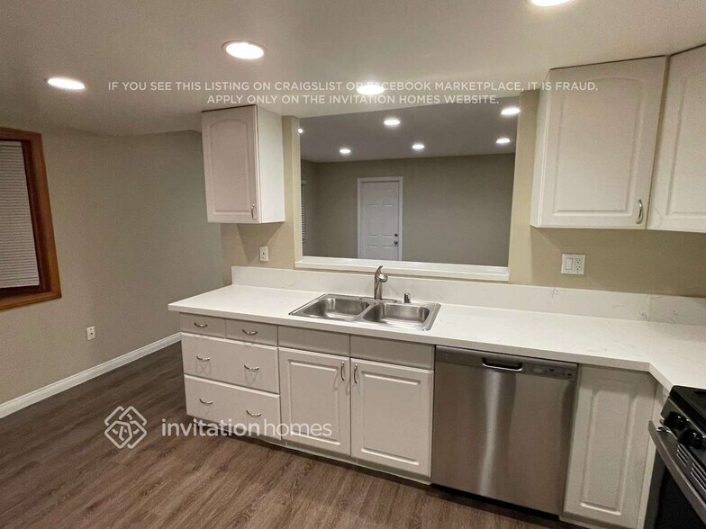 Building Photo - 829 Calle Catalpa