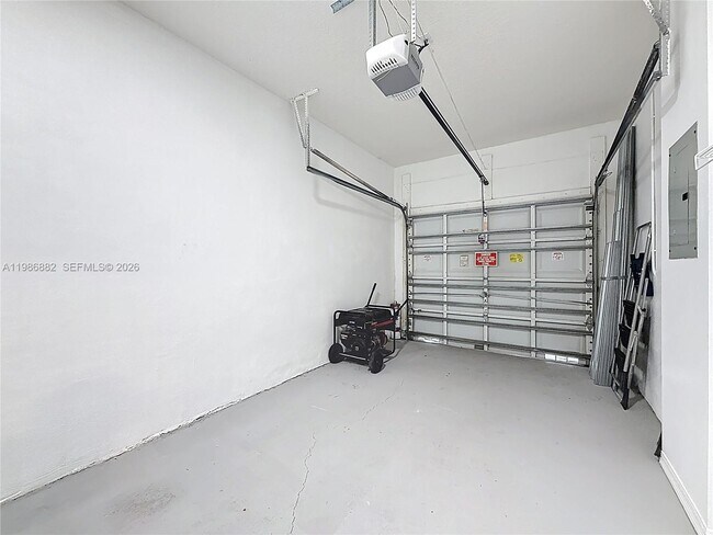 Building Photo - 4330 NW 114th Pl