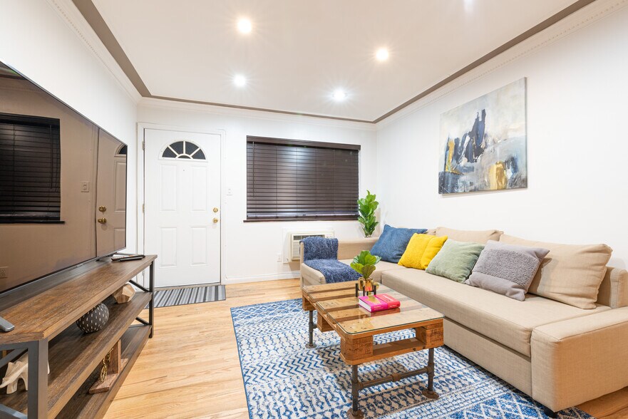 Building Photo - 74 69th St