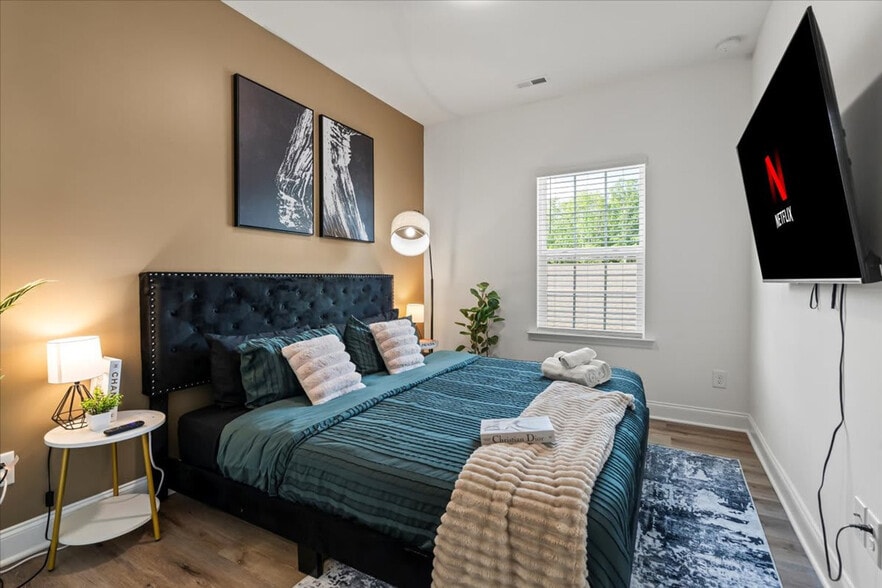 Building Photo - 8530 Steele Creek Pl Dr