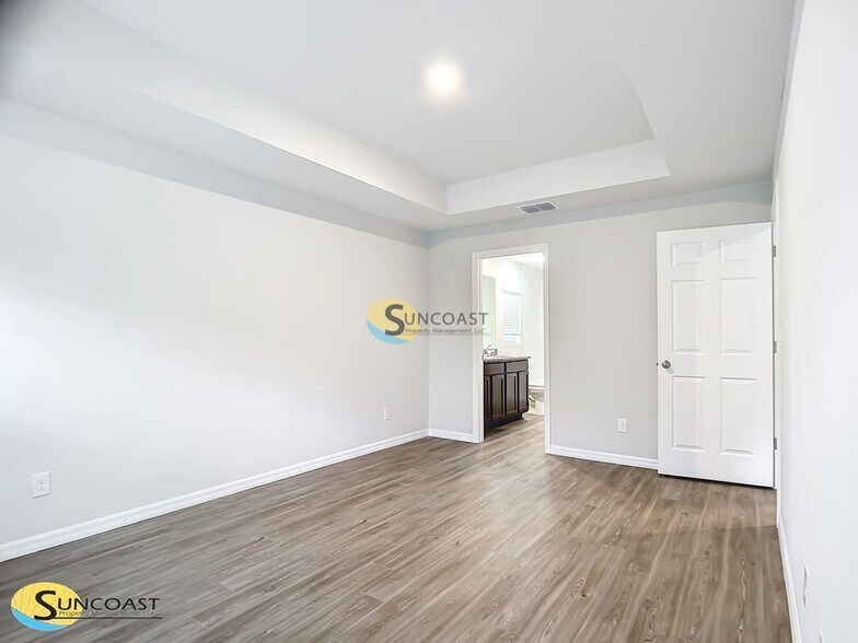 Building Photo - 7839 N Quibble Ave