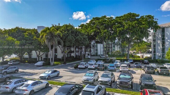 Building Photo - 1350 River Reach Dr