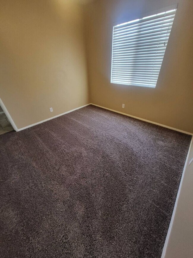 Building Photo - 21247 Chardonnay Dr