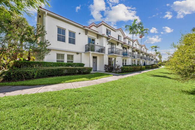 Building Photo - 2052 Alta Meadows Ln
