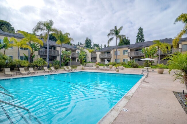 Building Photo - 1 Bedroom, 1 Bathroom Condo in the Villa La Jolla Community