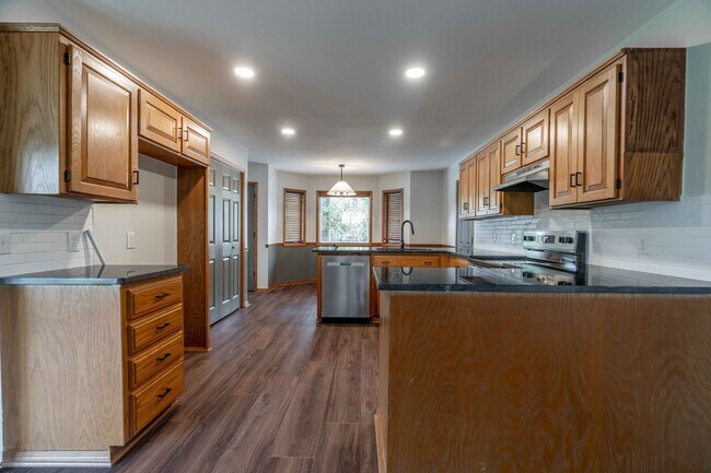 Building Photo - Charming 3-bedroom 2 bath Home in Bella Vi...