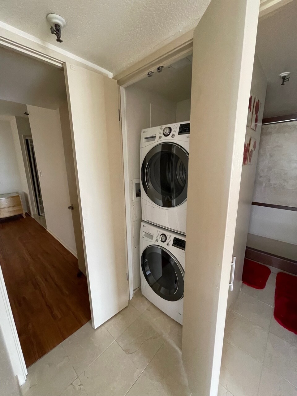 Building Photo - 2499 Kapiolani Blvd