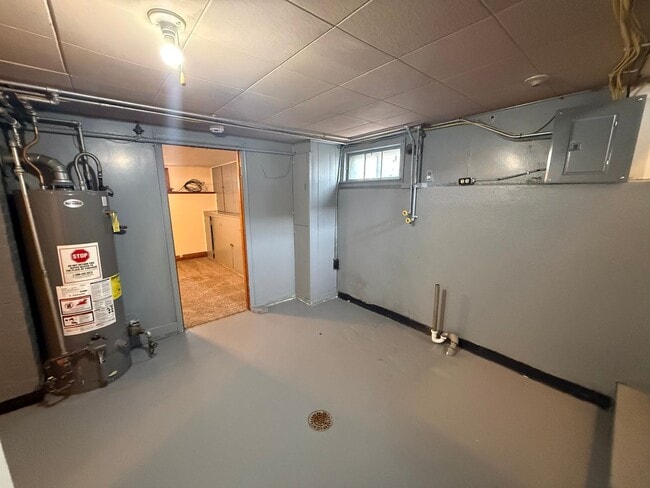 Building Photo - Two bedroom, One and half bathroom house, with additional living room, and bonus room!