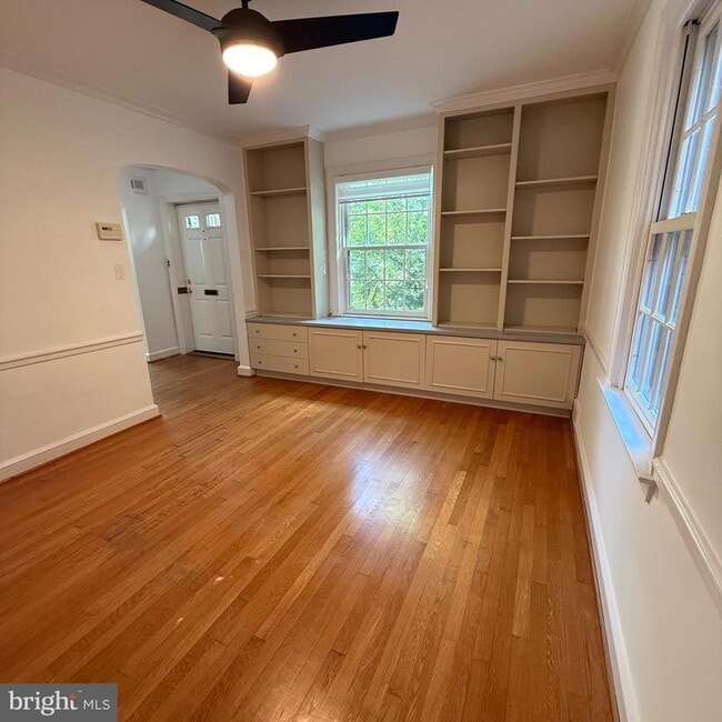 Building Photo - 3121 Quebec Pl NW